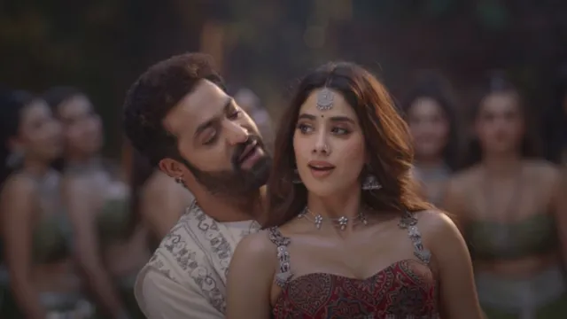 devara-jr-ntr-and-janhvi-kapoor-infectious-energy-shines-in-new-song-daavudi-watch
